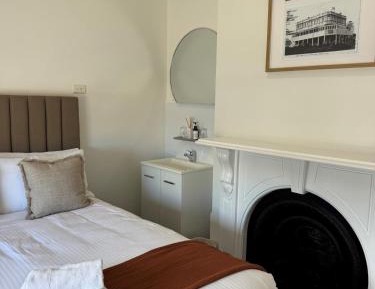 Standard Twin Room with Shared Bathroom