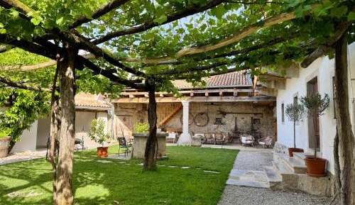 Five-Bedroom Villa with Inner Courtyard