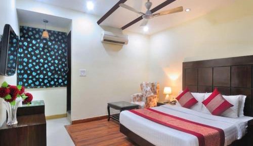 Deluxe King Room