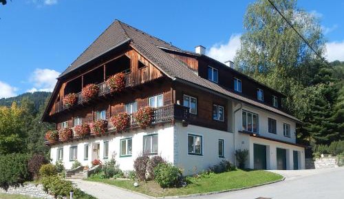 Apartment with Mountain View