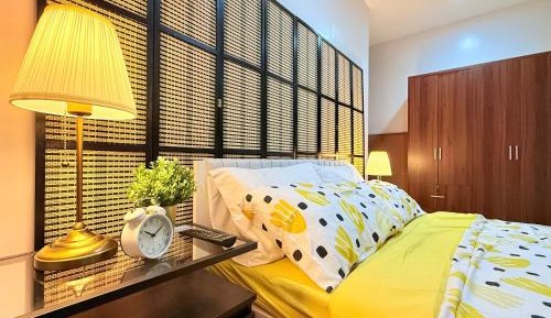 Deluxe Queen Suite