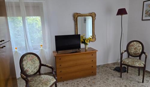 Deluxe Room (2 Adults + 1 Child)