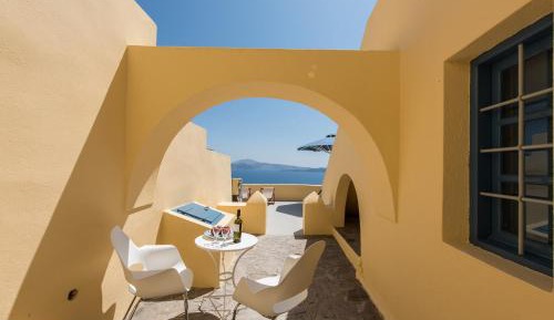  Family suite with loft & Caldera View
