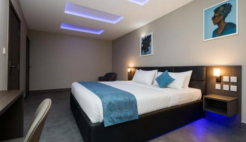 One-Bedroom Apartment with Balcony