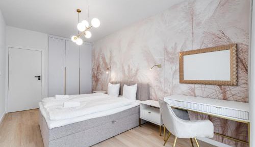 One-Bedroom Apartment with Balcony