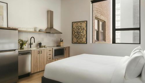 Studio Apartment with King Bed