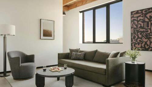 One-Bedroom Apartment with King and Sofa Bed and City View