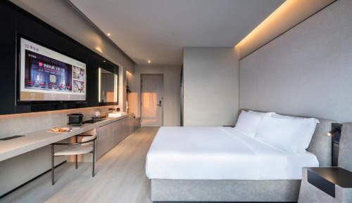 Deluxe Queen Room