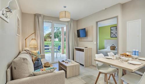 One-Bedroom Apartment (4 Adults)