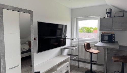 Deluxe Studio