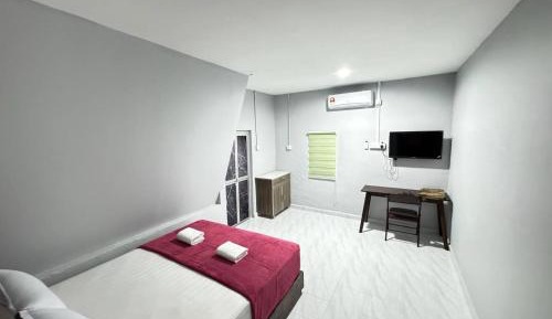 Deluxe Queen Room