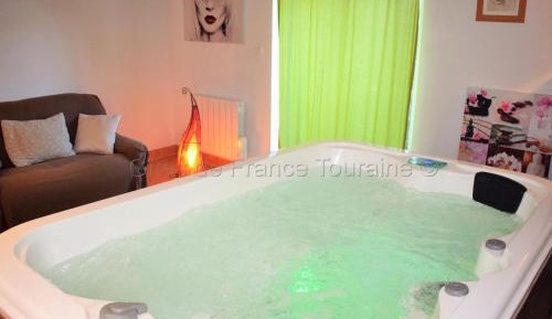 Holiday Home (4 Adults)