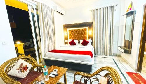 Double Room with Balcony (2 Adults + 1 Child)