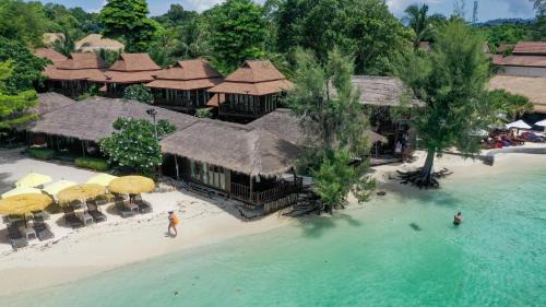 Deluxe Beach Front