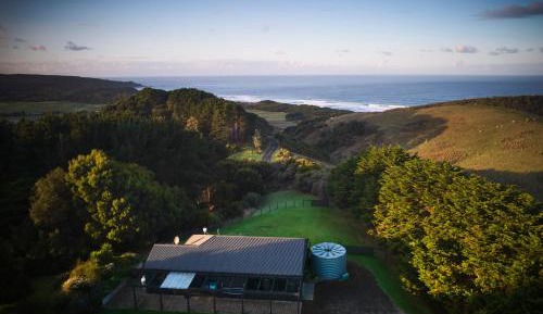 Seaspray Two-Bedroom House with Ocean View 