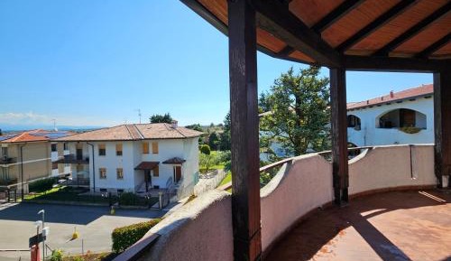 One-Bedroom Apartment with Balcony