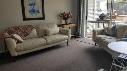 Deluxe Queen Suite