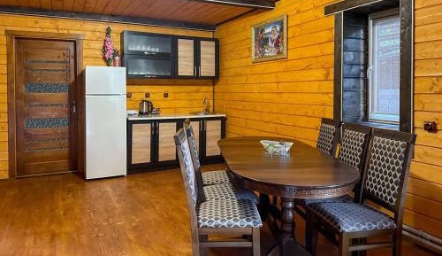 Two-Bedroom Apartment with Mountain View
