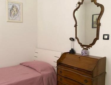 Single Room with Shared Bathroom