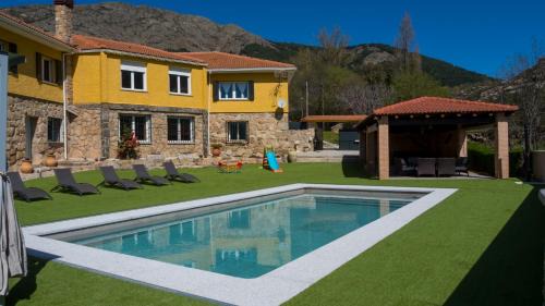 Eight-Bedroom House