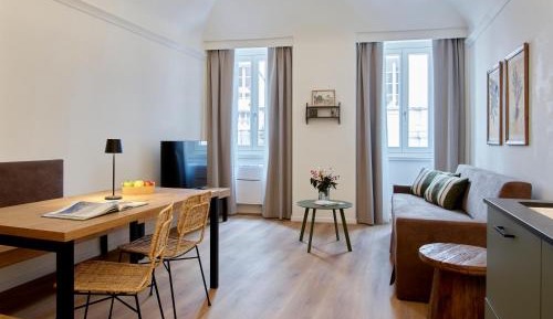 Studio Apartment with King Bed