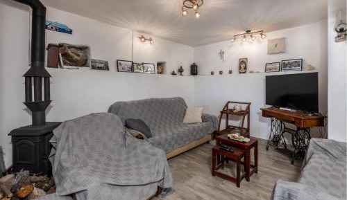 One-Bedroom Holiday Home