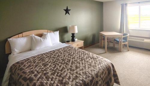 Standard Queen Room