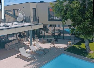 Three-Bedroom Deluxe Apartment