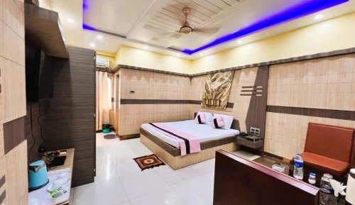 Deluxe King Room