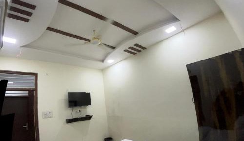 Deluxe Room (2 Adults + 1 Child)