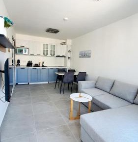 Superior One-Bedroom Apartment with Balcony