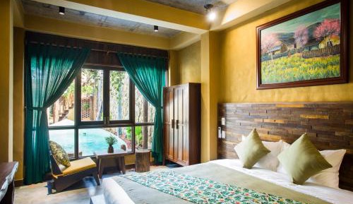 Double Room with Pool View