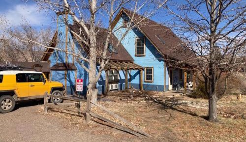 Three-Bedroom Holiday Home 