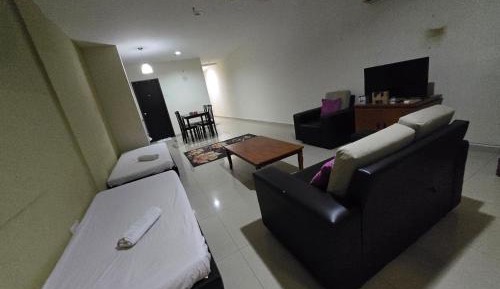 One-Bedroom Apartment with View