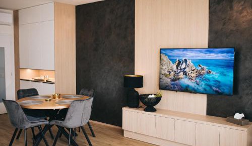 One-Bedroom Apartment with Balcony
