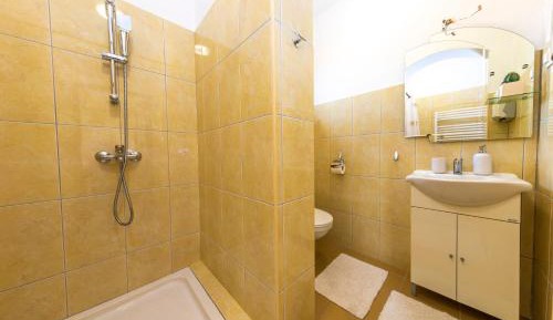 Double or Twin Room with Bathroom