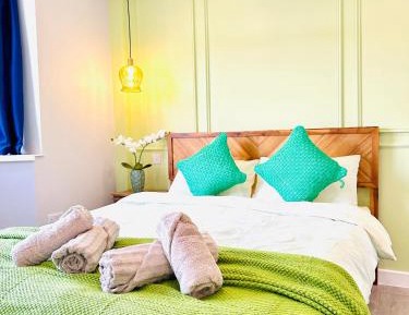 Deluxe Double Room (2 Adults + 1 Child)