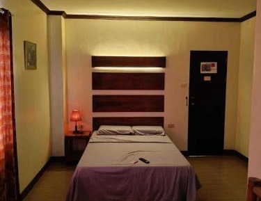 Deluxe Room (2 Adults + 1 Child)