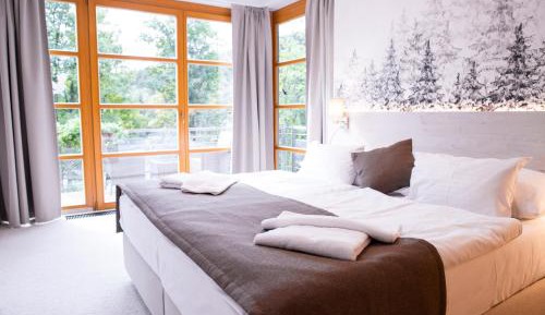 One-Bedroom Apartment with Balcony