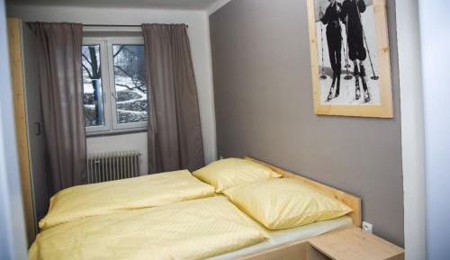 Double or Twin Room with Shared Bathroom