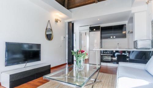 One-Bedroom Deluxe Apartment