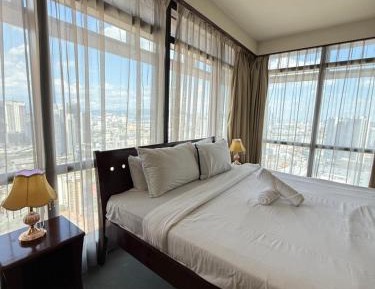 Family Two-Bedroom Apartment with View