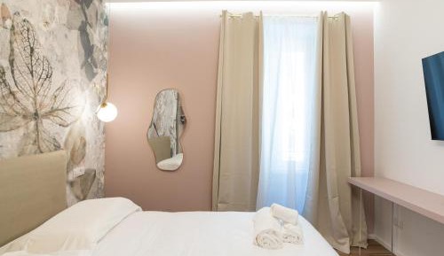 Deluxe Double Room (2 Adults + 1 Child)