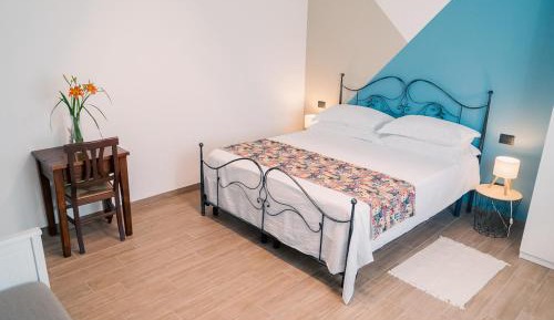 One-Bedroom Apartment with Balcony