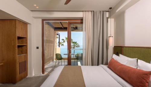 Two-Bedroom Family Room with Sea View