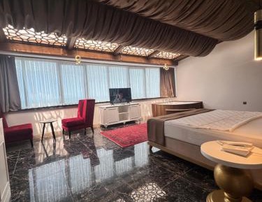 Queen Suite with Sea View