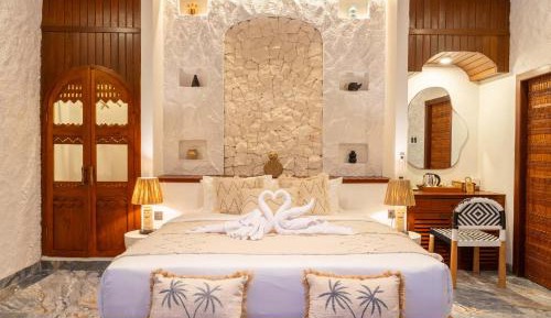 Deluxe Double Room with Pool View