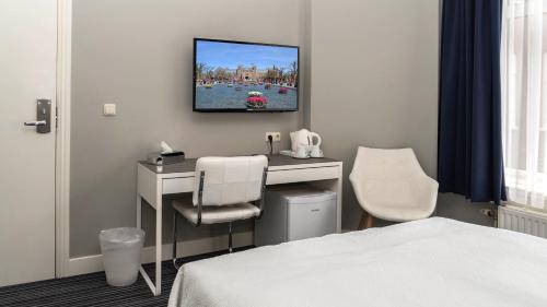 Twin Room with Private Bathroom