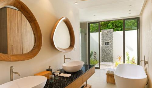 Beach Pool Suite