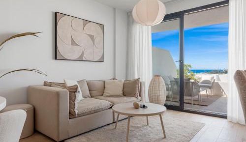 Two-Bedroom Apartment with Balcony and Sea View